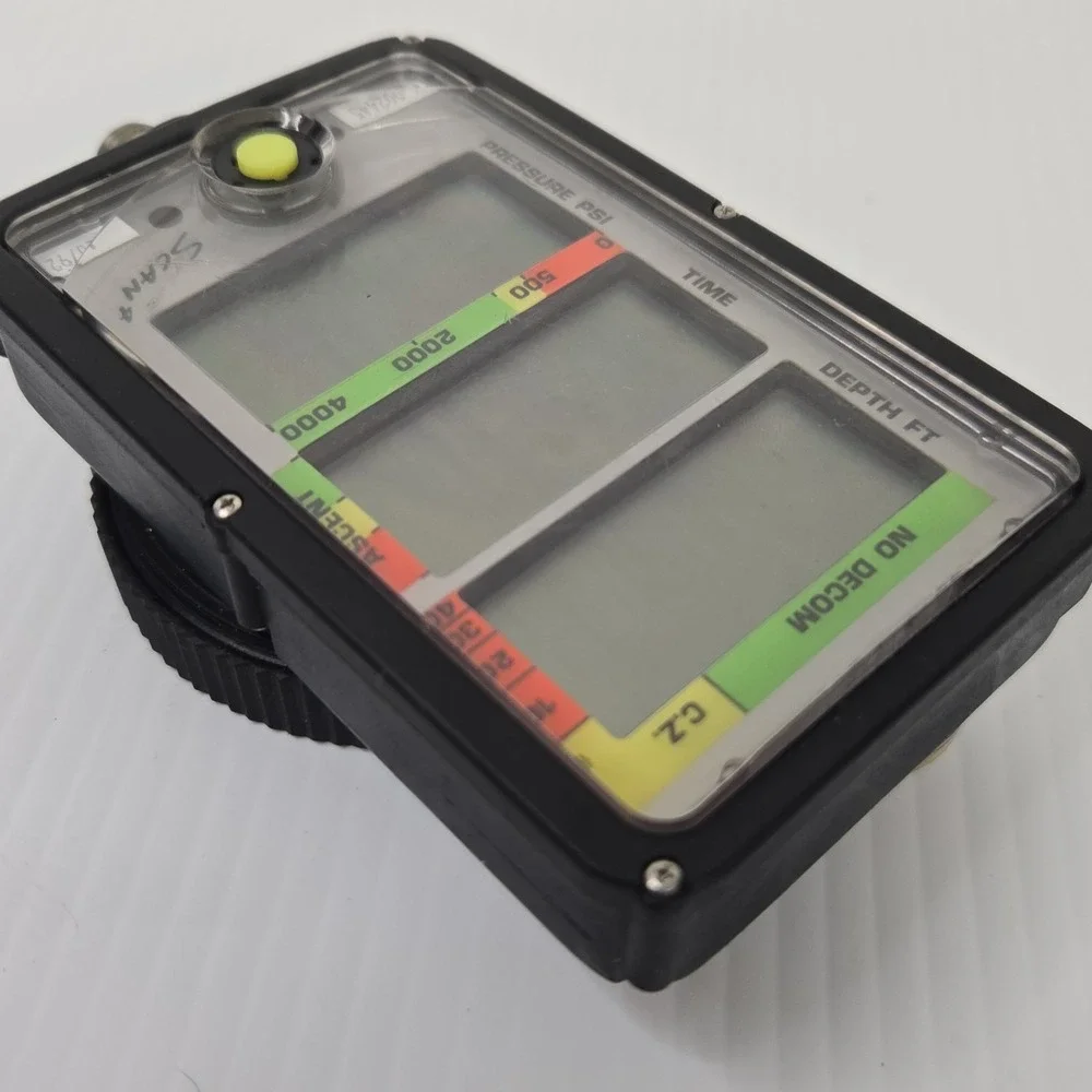 US Divers Aqua Lung Scan 4 Metric Scuba‎ Computer Console Air Integrated